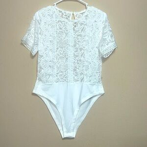 Keyhole Back Lace Bodysuit White / XL (12)